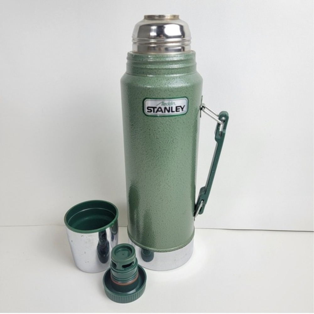 Vintage Aladdin Stanley 32 oz Thermos No.A-944DH With Handle Made In USA